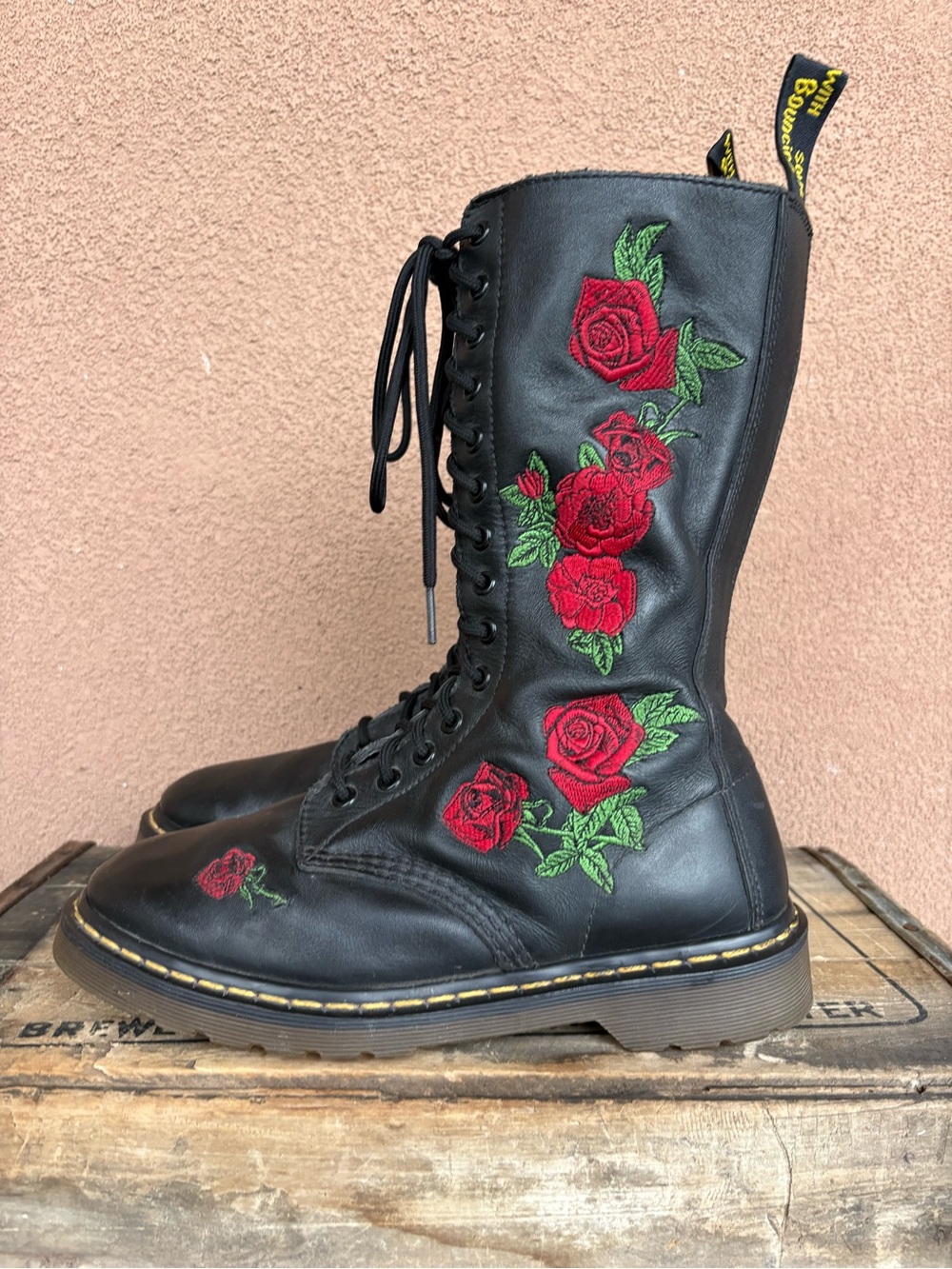 Dr.Martens Vonda 1914 Embroidered Rose Combat Boot - Picture 3 of 12